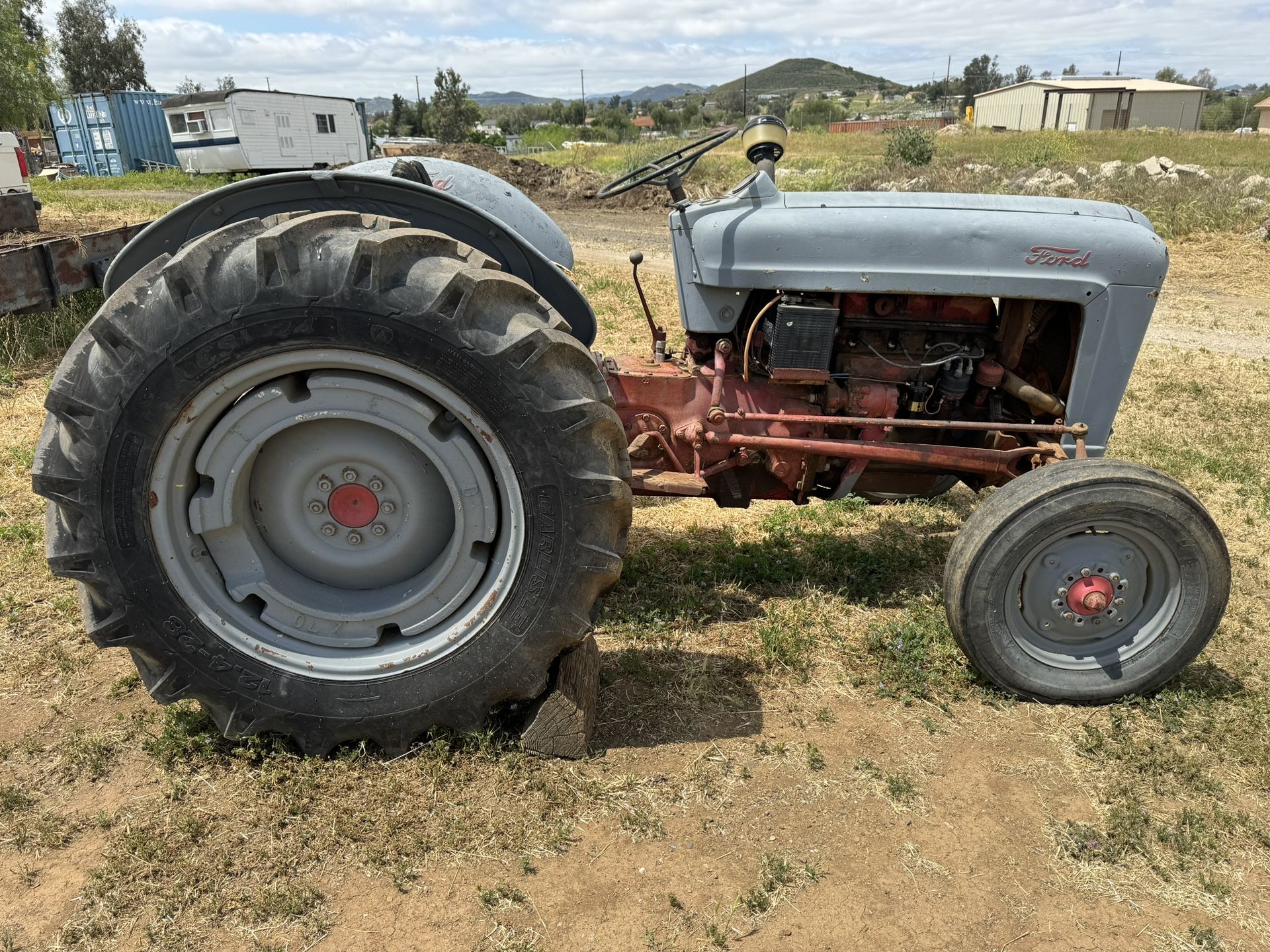 1954 Ford 600 model 640 Tractor