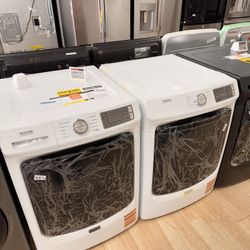 New Maytag 4.5 cu.ft Front-Load Washer and Front-Load 7.3 cu.ft Gas Dryer Set. 