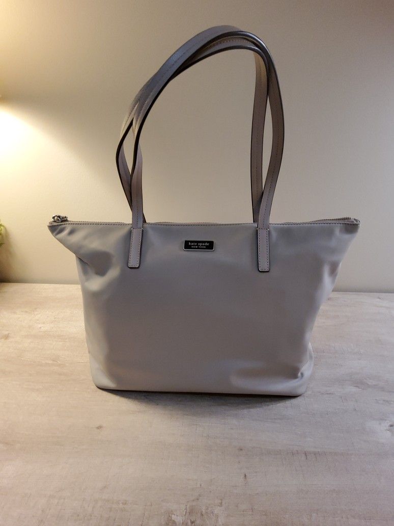 Kate Spade Purse . Size . 18"× 12"× 4" .