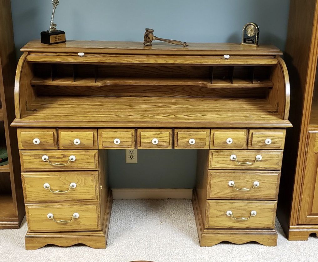Roller Desk