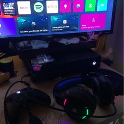 Xbox One/contetoller And Headphone 