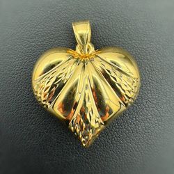 14k solid yellow gold Heart pendant charm 2.5 grams