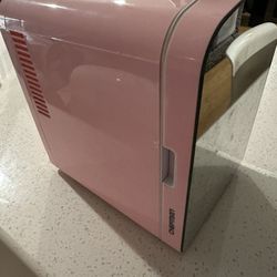 CHEFMAN Mini Fridge 