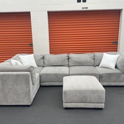 FREE DELIVERY!!! Gray 5 piece sectional couch with ottoman 