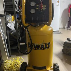 Dewalt Compressor 15 Gal 