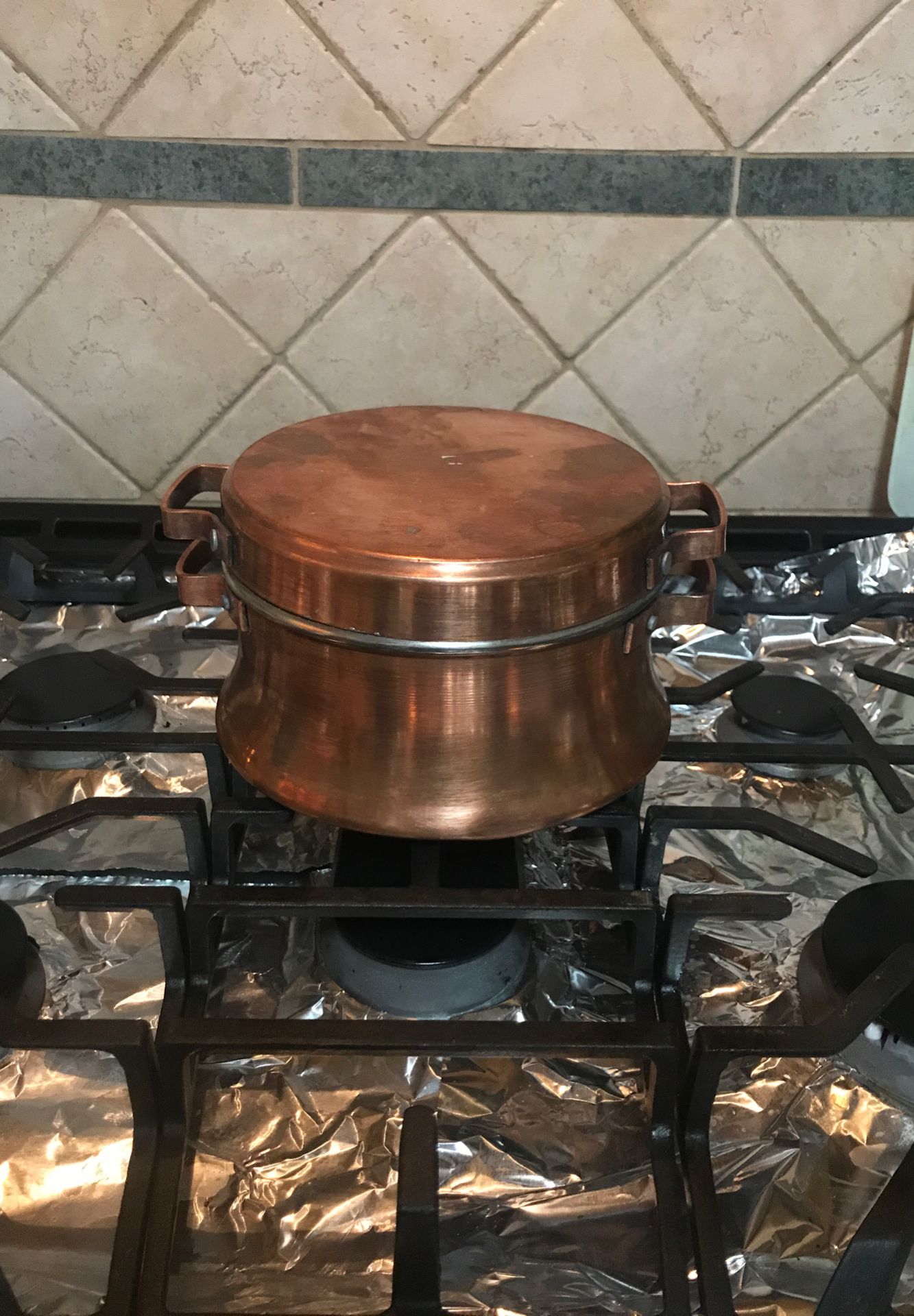 2pc Hammered copper pot with lid