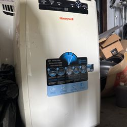 Honeywell 11,000 BTU Portable Air Conditioner, Dehumidifier and Fan, White, MN1CFSWW8