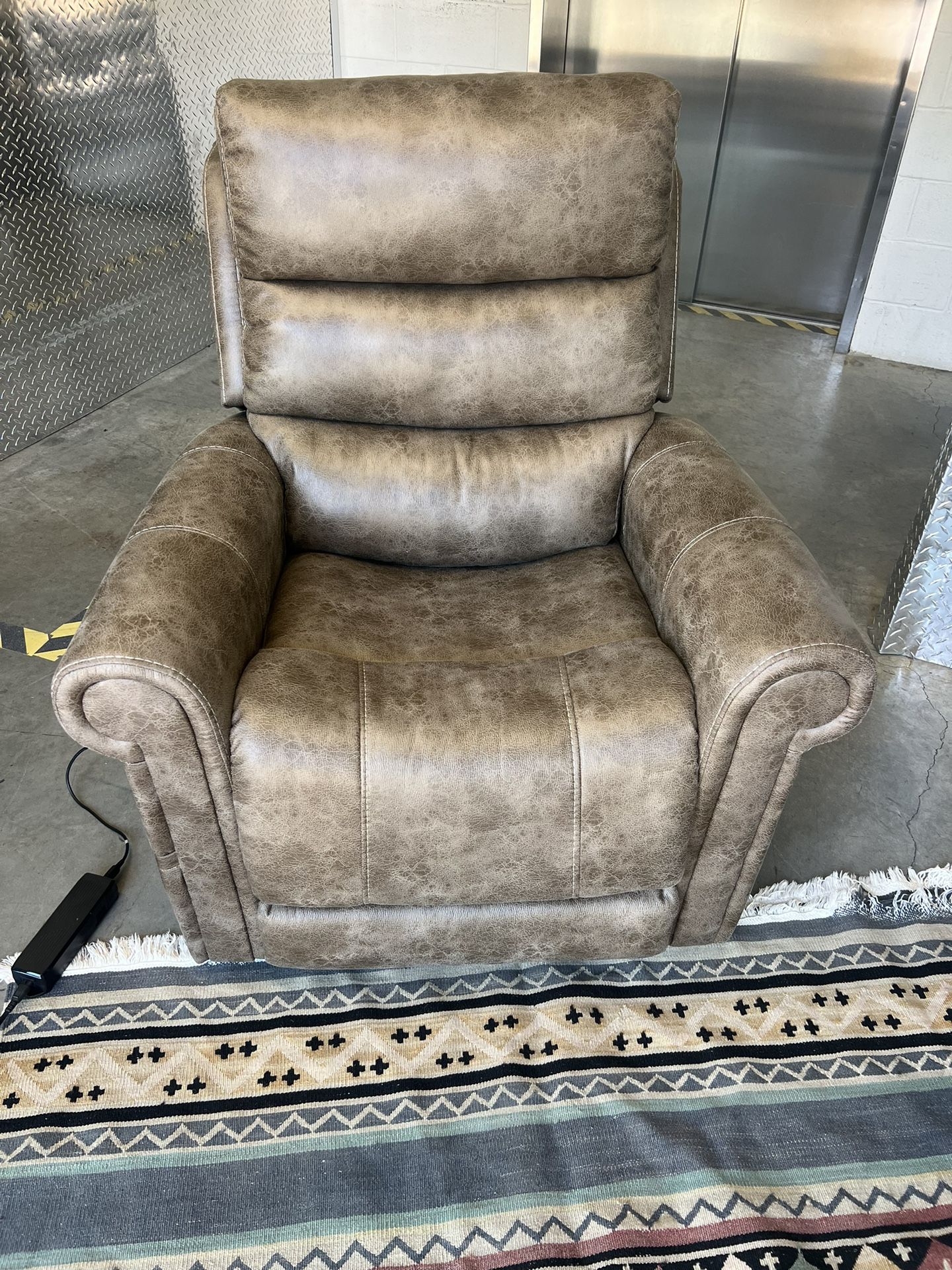 Beige leather lift Power recliner chair