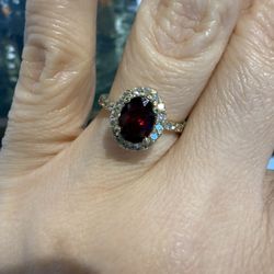 14K Yellow Gold Natural Garnet And Diamonds Ring 
