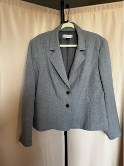 Women’s Blazer, KASPER size 18, used great condition.