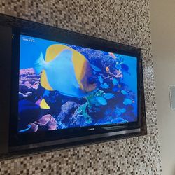 2007 Toshiba 47 Inch 1080p TV, Works Well