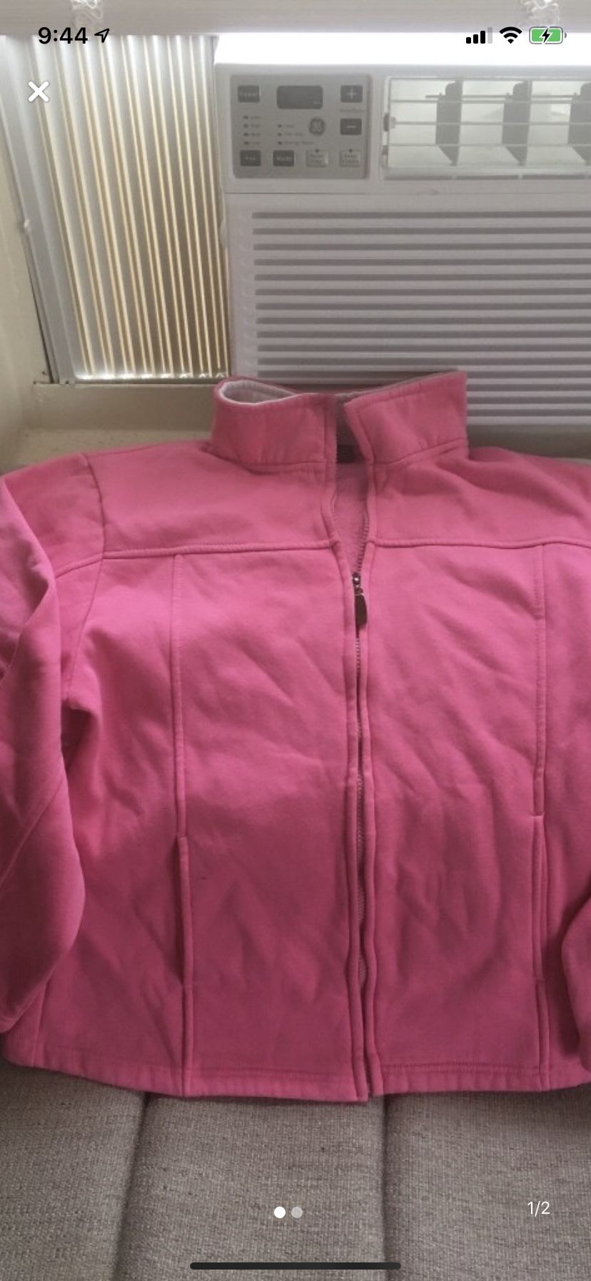 Xl pink pull over fleece shirt. $10