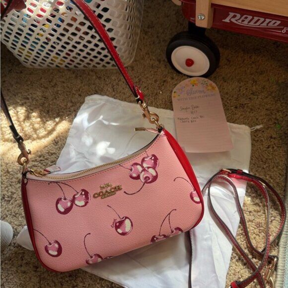 Coach Teri shoulder bag Pink Cherry