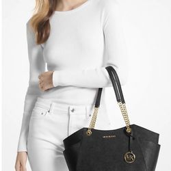 Hand Bag From Michael Kors ! Almost New ( Make Reasonable Ofer Price)  