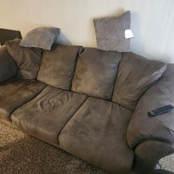 Couch Ashley furniture