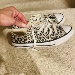 Girls Converse Size 1