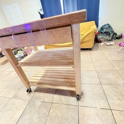 Kitchen Entertainment 