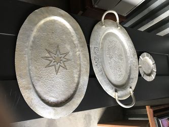 3 Aluminum serving trays