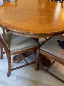 Round Oak Dining Table with Chairs