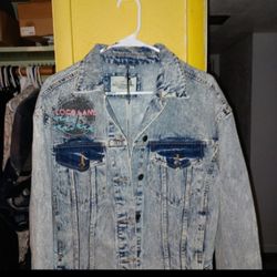 New Medium Vinage Acid Wash Jean Jacket Paid $60