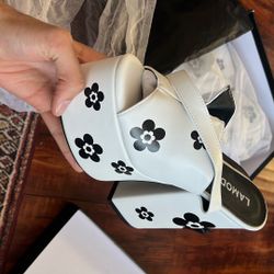 Lomoda White Platform Heels