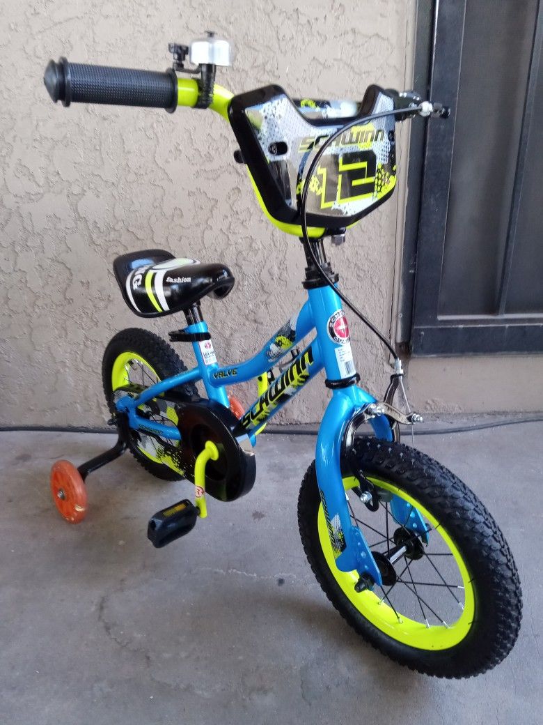 Bike SCHWINN For Kids Tires Size 12 Like New
