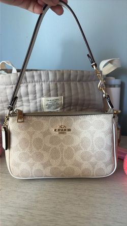 Coach Outlet Nolita 19