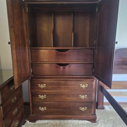 Four Poster Cherry Queen Bedroom Set