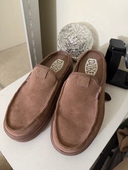 Hey dudes size 8