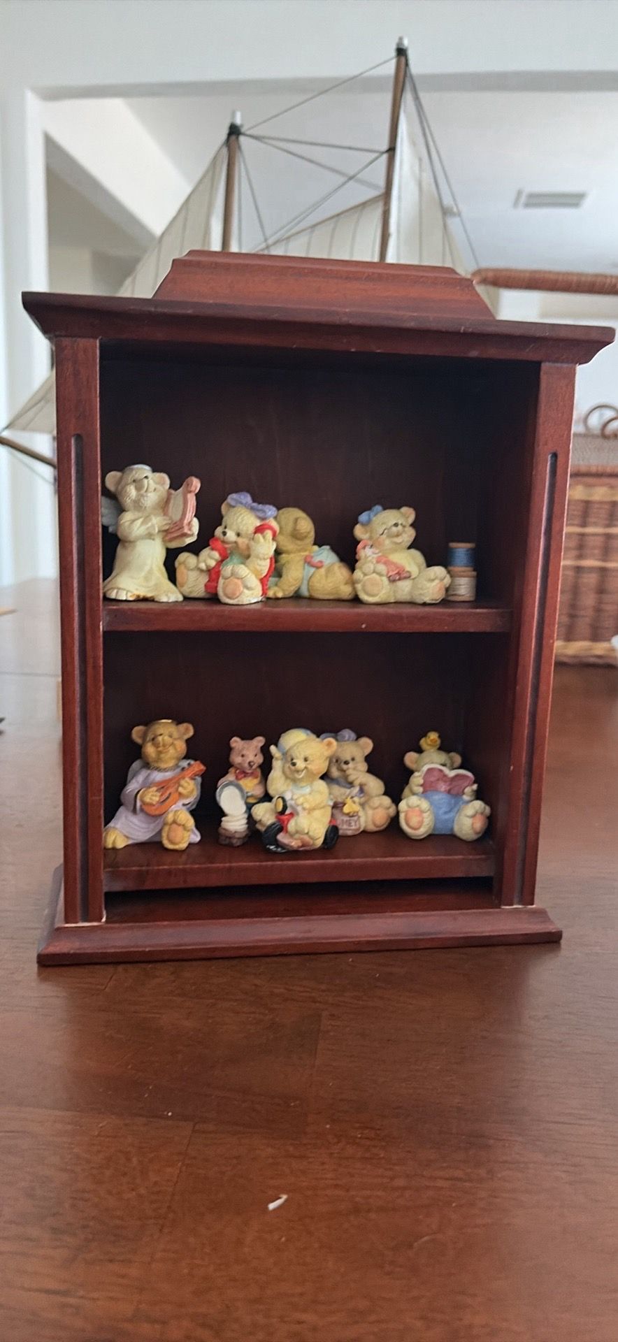 Trinket shelf