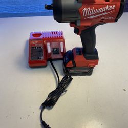 Milwaukee M18 1/2” Square Ring Impact Wrench (5AH Battery & Charger)