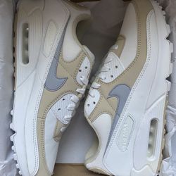 Nike Air Max 90- Men’s 9/Women’s 10.5 (DH5719-100)