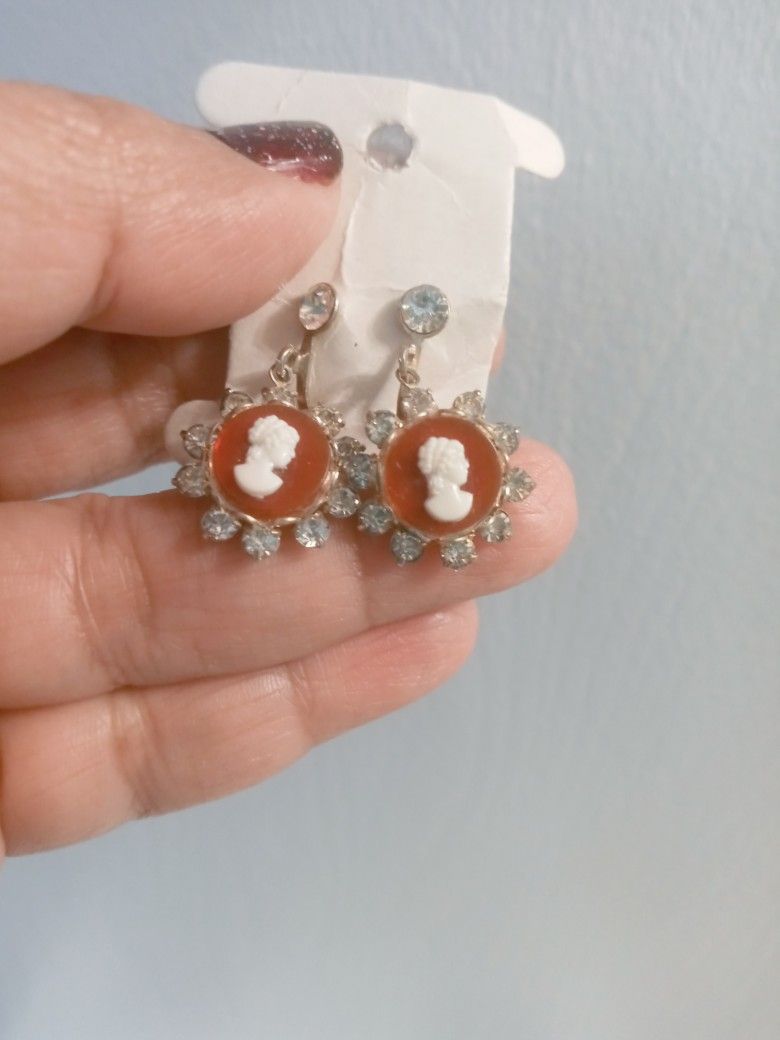 Vintage Cameo Earrings