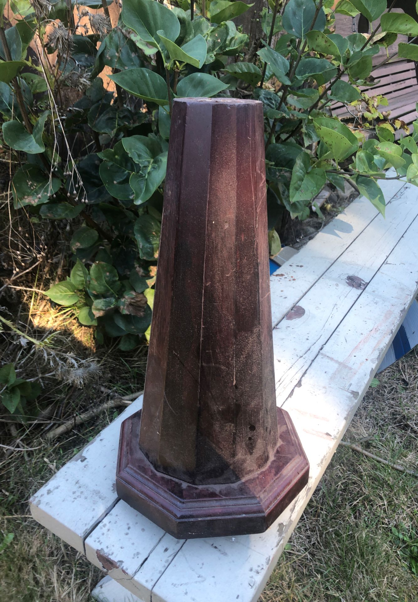 Small table center post