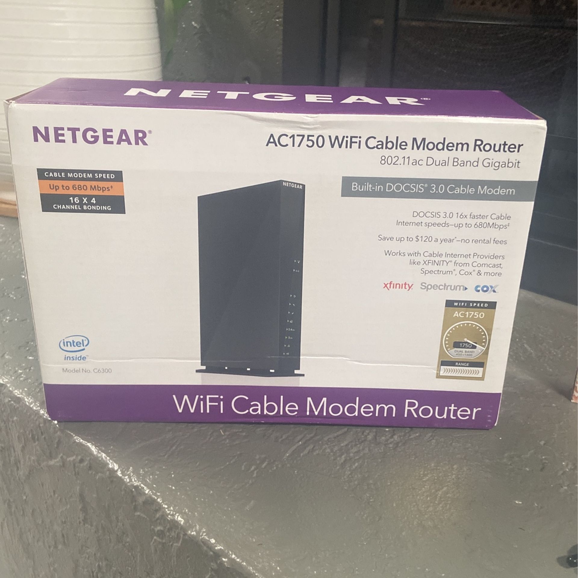 AC1750 Wi-Fi Cable Modem Router