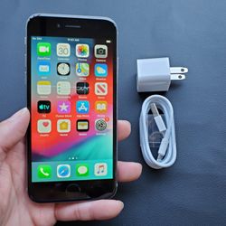 iPhone 6 - UNLOCKED - Like New 