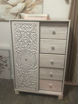 Dresser