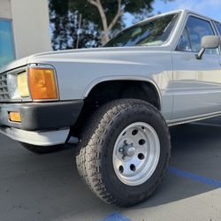 TOYOTA PICKUP 84-95 2wd LIFT SPINDLES 4” BILT ON 