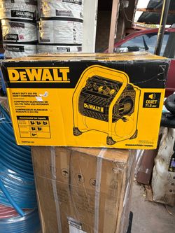 New DEWALT 2.5 Gal. Portable Electric Heavy Duty 200 PSI Quiet Air Compressor