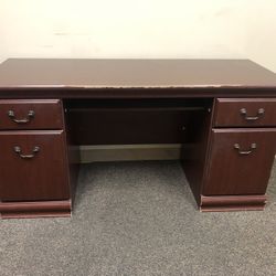 Desk with matching cabinet 