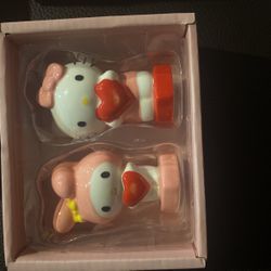 Salt And Pepper Shakers Hello Kitty