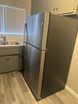 GE Refrigerator