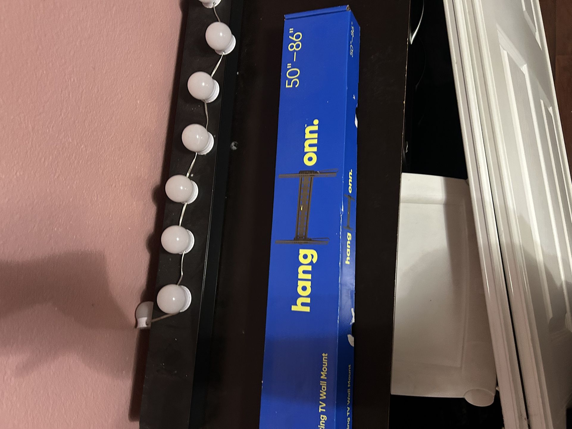 Hang Onn. Tv Mount
