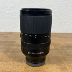 Sony FE 70-300mm f/4.5-5.6 G OSS Telephoto Zoom Lens SEL70300G