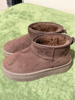 Platform Winter Boots ~ 8 1/2