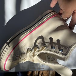 Women’s Converse Size 6