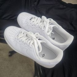 White Nike Air Force 1s Size 9