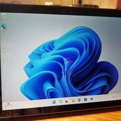 Surface Pro 4 (Bundle) | Keyboard and Docking Station