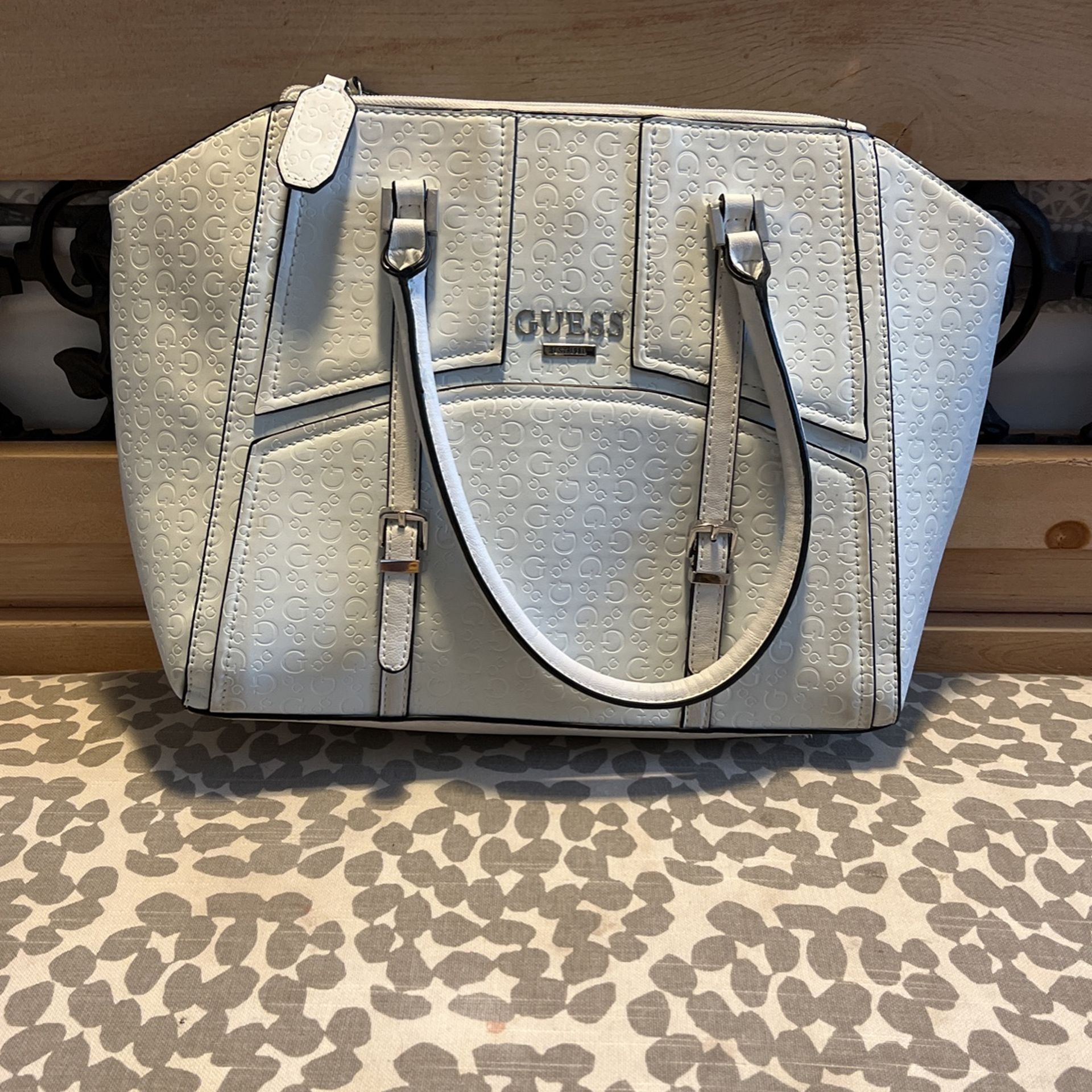 White guess Purse