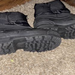 Men 8 Women Size 9.5 Winter Boots
